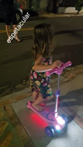 Patinete Eléctrico Infantil Honeywhale RM2 PRO Bluetooth Luces LED 3 Ruedas ajustable photo review