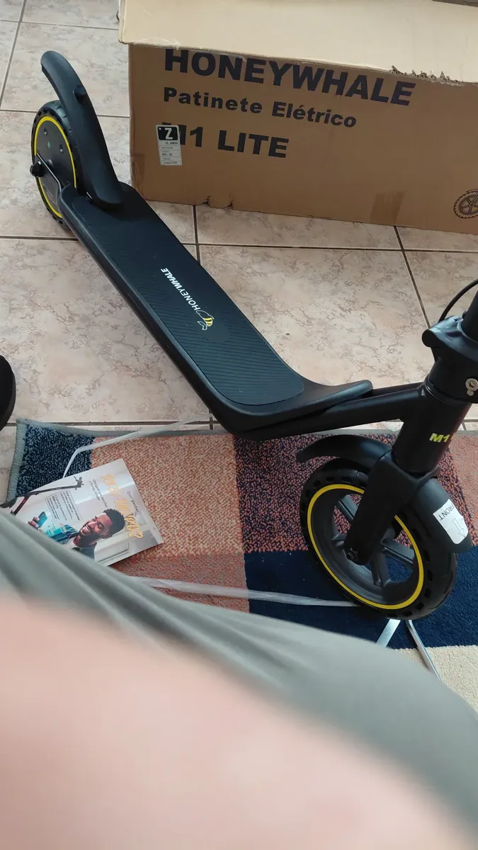 HONEYWHALE M1 Lite Patinete Eléctrico 500W Negro-Amarillo Plegable con Bluetooth y LED photo review