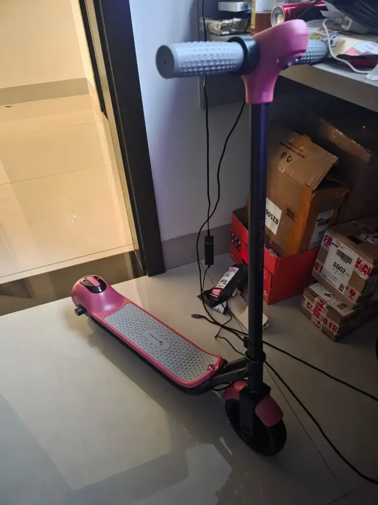 Honeywhale E2 - Patinete Eléctrico Infantil Rosa con Bluetooth photo review