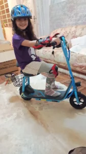 Honeywhale JL005 Scooter Eléctrico Infantil con altavoz Bluetooth Motor 350W Batería 3.6Ah Cesta Dupla photo review