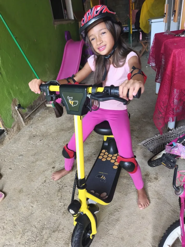Honeywhale JL006 Scooter Eléctrico Infantil con Luzes RGB Bluetooth Motor 300W Batería 3.6Ah y Kit de Proteção photo review